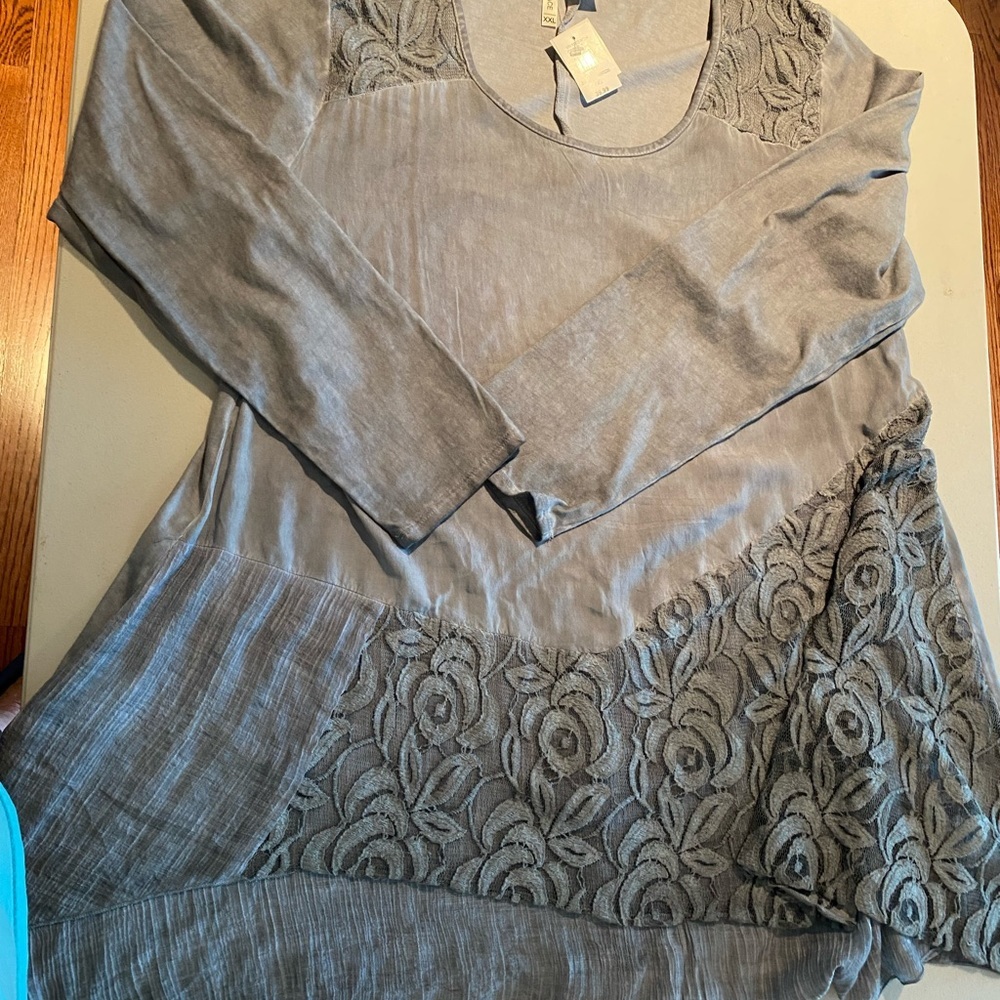 Forgotten Grace Tunic. XXL (1X) - Picture 9 of 11